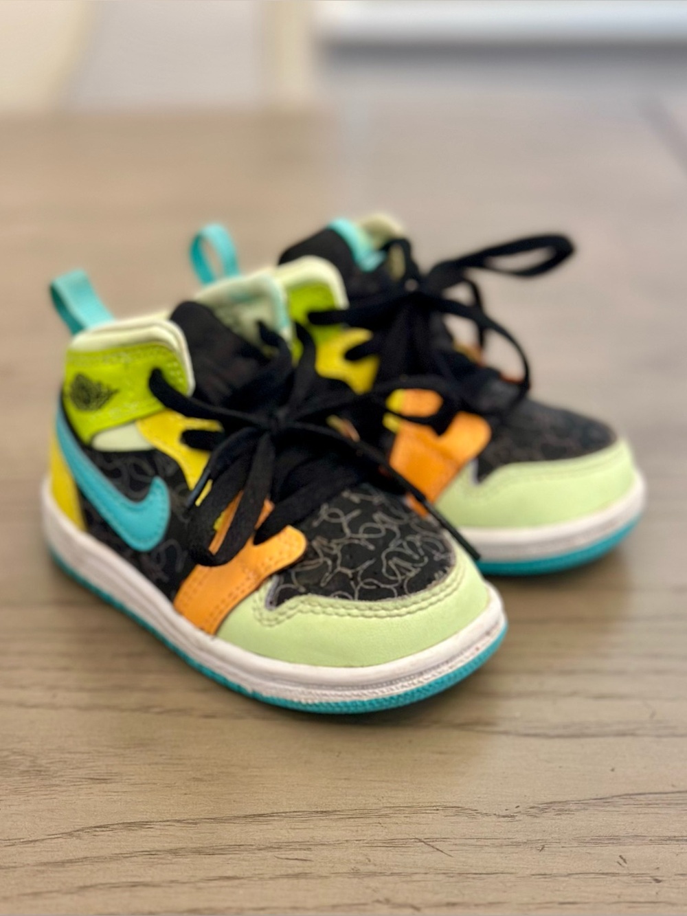 Nike Air Jordan 1 Mid SE 'Clover' BQ6933-037 - 5C Boy Toddler